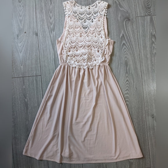Pale Pink Crochet Back Dress - Picture 2 of 7